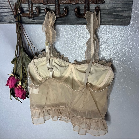 Romwe cropped metallic/cream bustier, ruffled hems, straps adjust; sz m, perfect - Picture 6 of 11